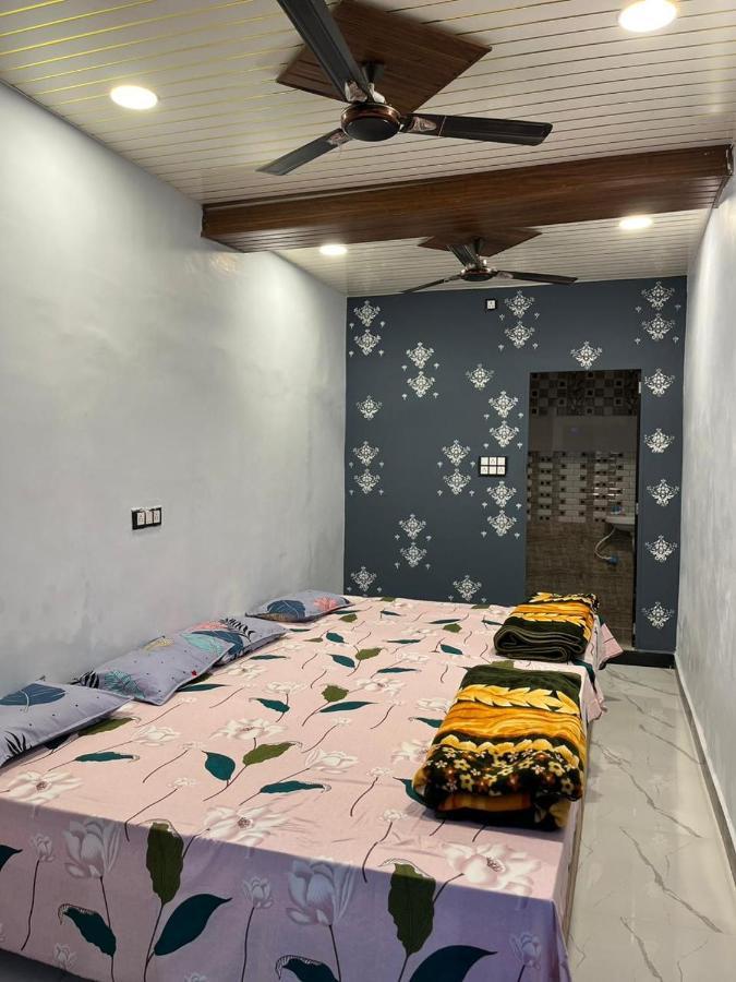 Shri Gamya Guest House Ujjain Eksteriør billede